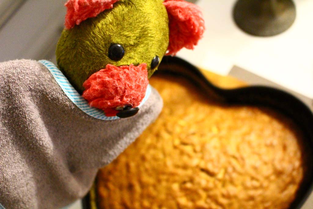  Cinnamon and Apple Cake